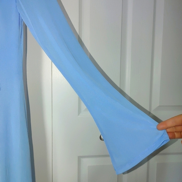 Future Collective V-Neck Blue Ruffle Maxi Dress With Half Slip. Size Small - Picture 9 of 10